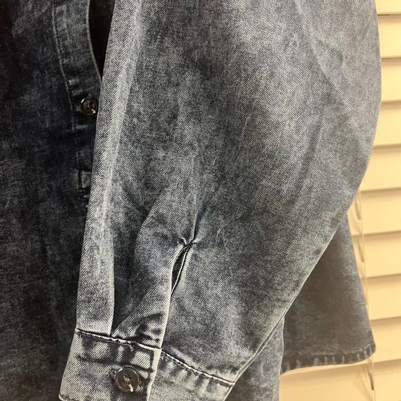 NWOT-Oversized Jean Shirt - Picture 5 of 6